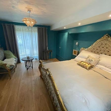 The Big Cosy Boudoir Bed + Hot Tub Harvington Exterior foto