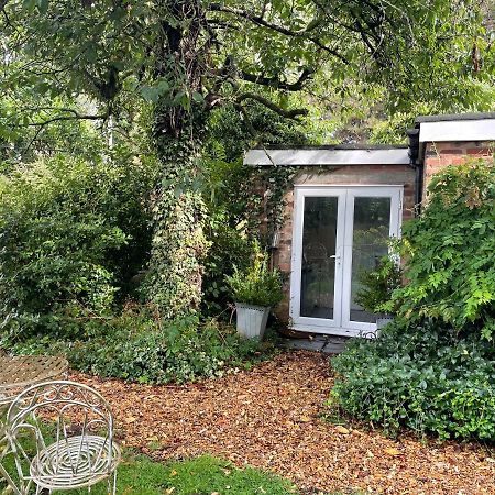 The Big Cosy Boudoir Bed + Hot Tub Harvington Exterior foto