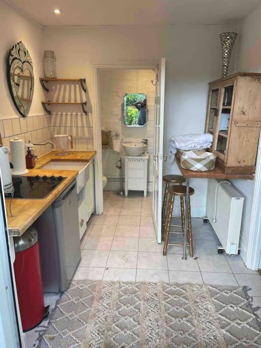 The Big Cosy Boudoir Bed + Hot Tub Harvington Exterior foto