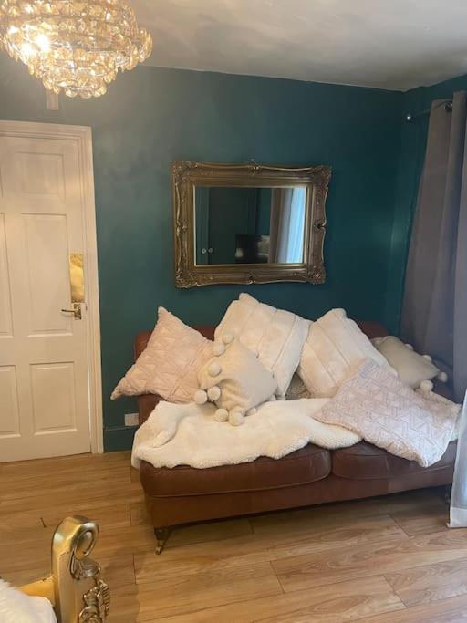The Big Cosy Boudoir Bed + Hot Tub Harvington Exterior foto